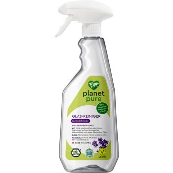 Der Glasreiniger in der Sprühflasche trägit die Bio-Zertifizierung